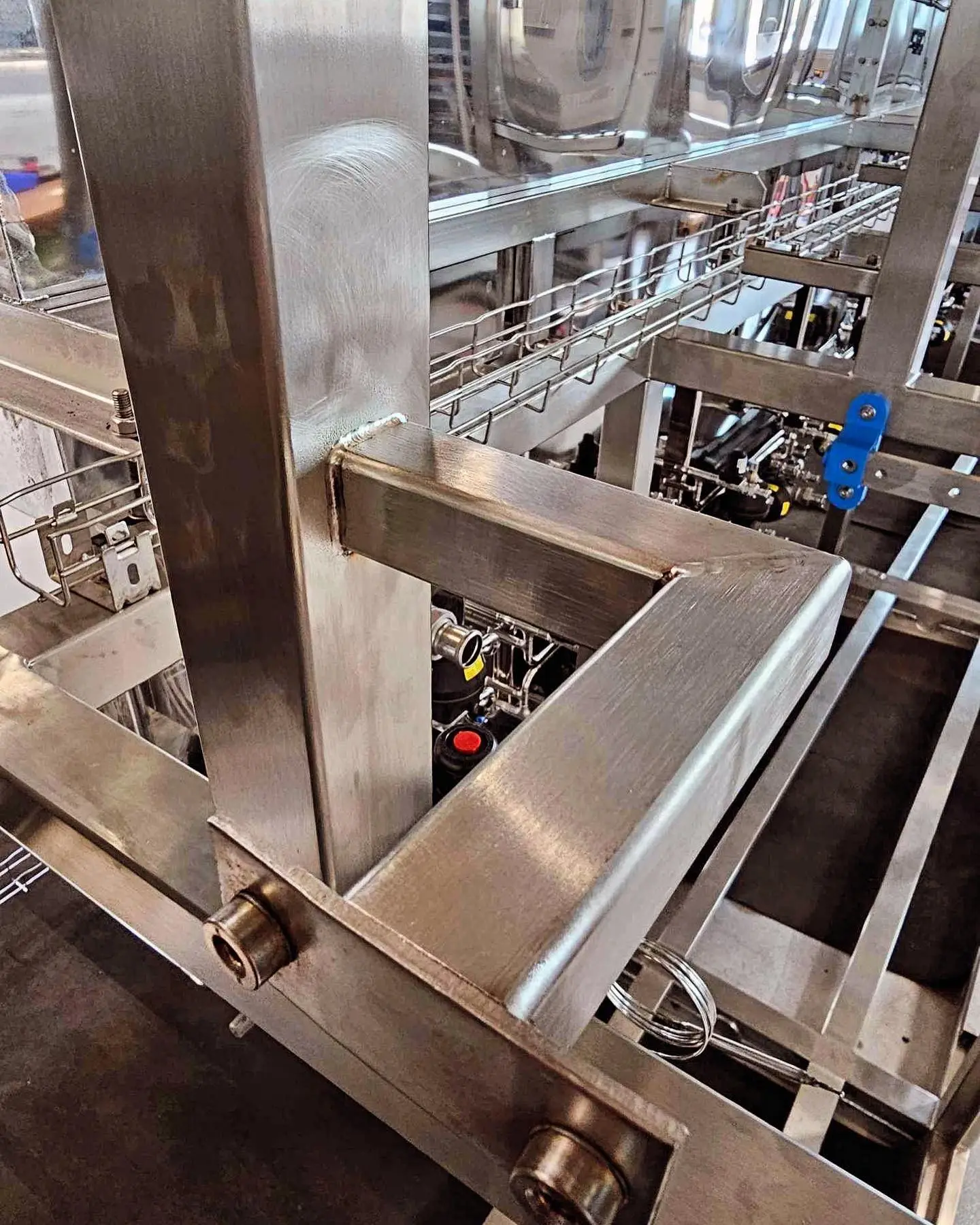 Heavy machinery assembly